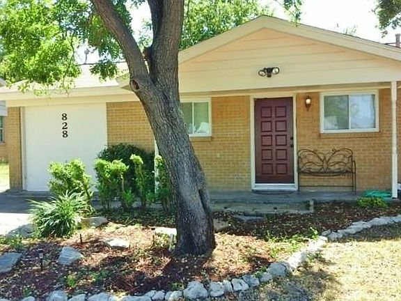 2nd image of 828 Bridle Ave