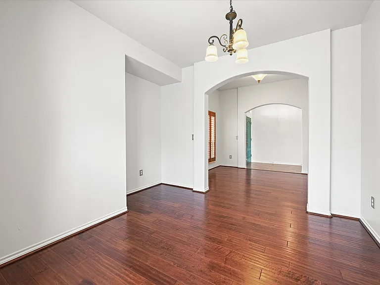 8725 Pikes Peak Rd — Photo 16