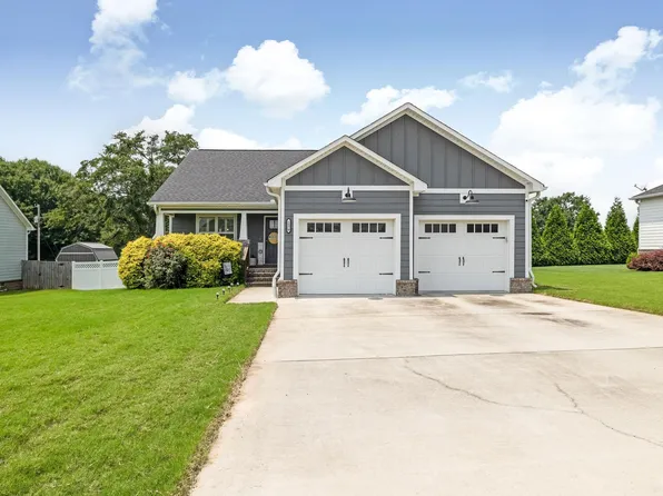 1870 Fox Meadow Trl, Cullman, AL 35055