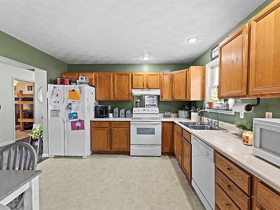 2nd image of 431 Limerick Dr