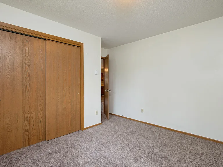 Fargo, ND Gemstone Apartments | Bedroom