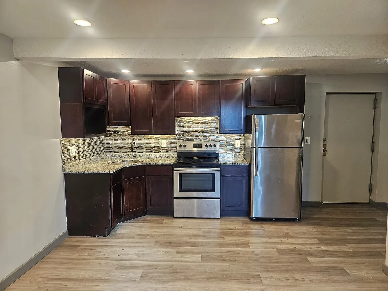 1 bed, 650 sqft, $1,375 — Photo 3