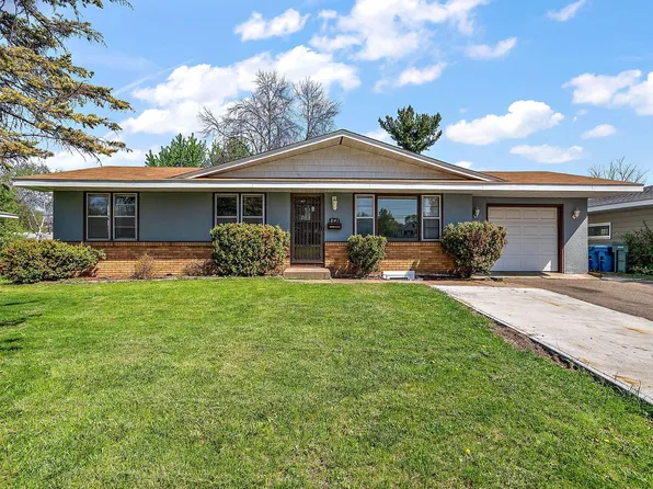 841 Mississippi St NE, Fridley, MN 55432