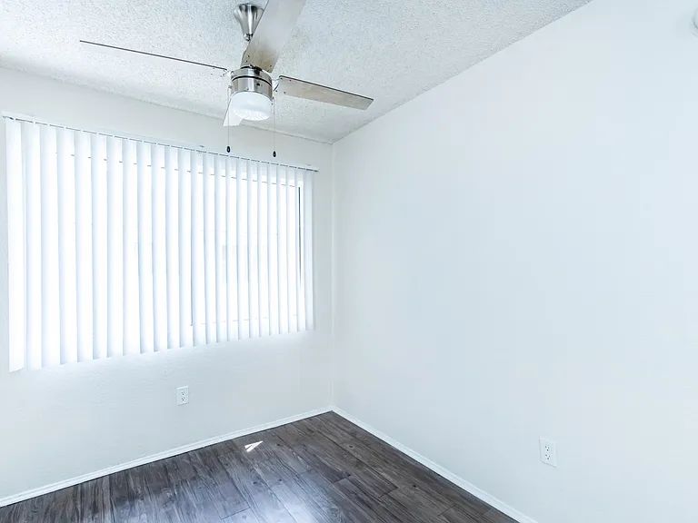 3 Bed 2 Bath Upstairs Dinning Area