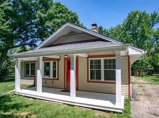 35W392 Oak Ln, St Charles, IL 60174