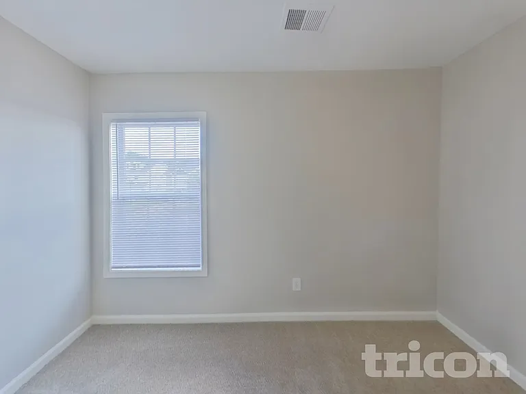 403 Parkstone Ct — Photo 14