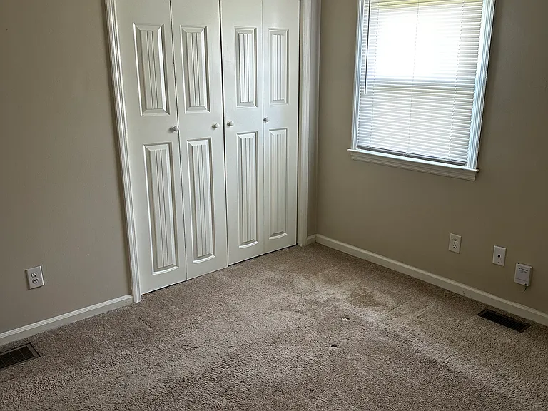304 E Brown St — Photo 11