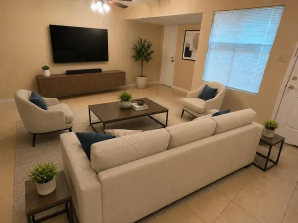 781 Country Place Dr APT 1073, Houston, TX 77079