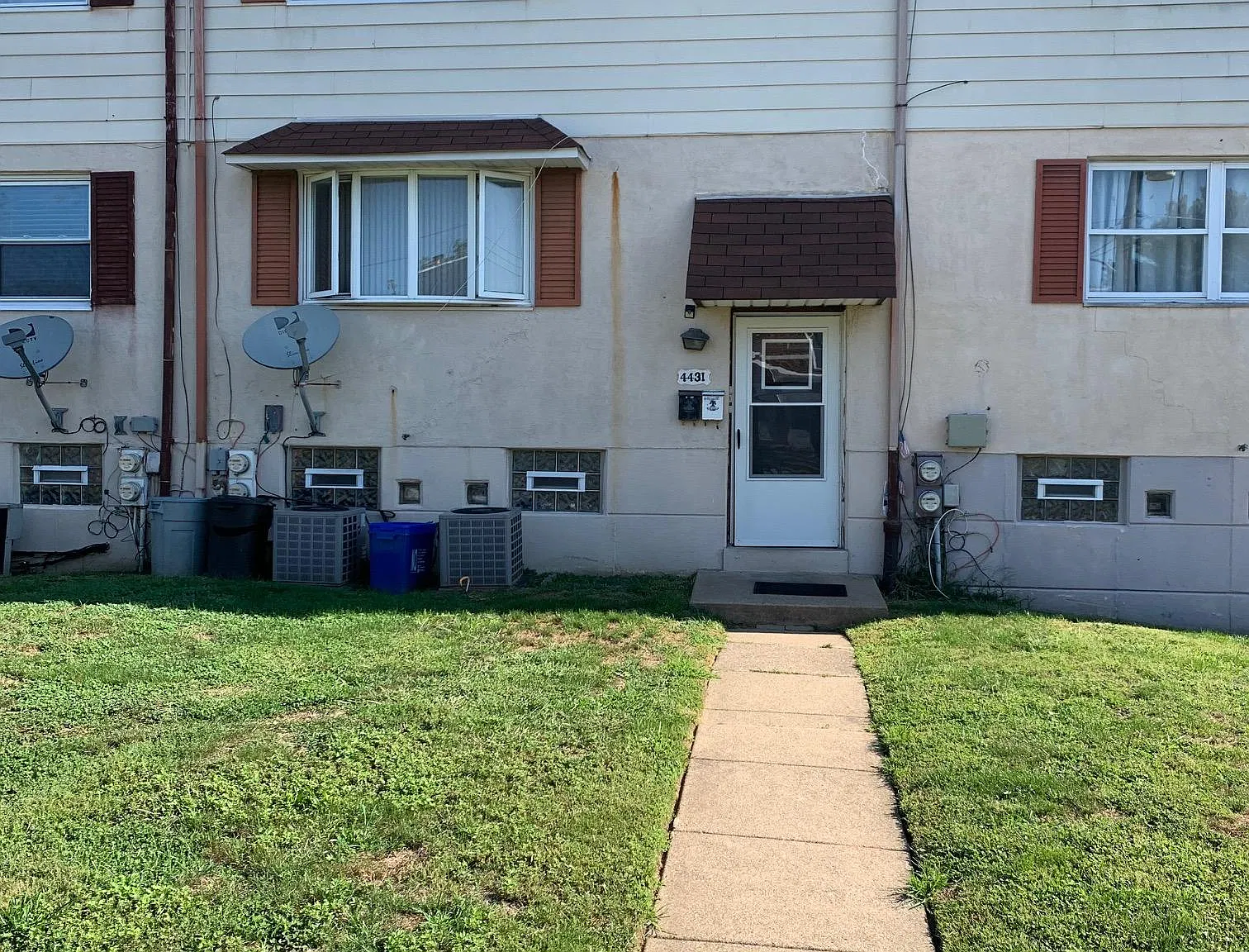 2 bed, 900 sqft, $1,500 — Photo 1