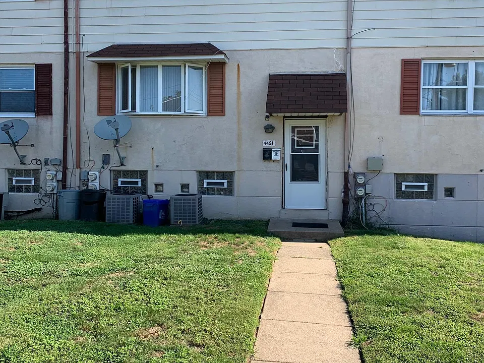 4431 Strahle St