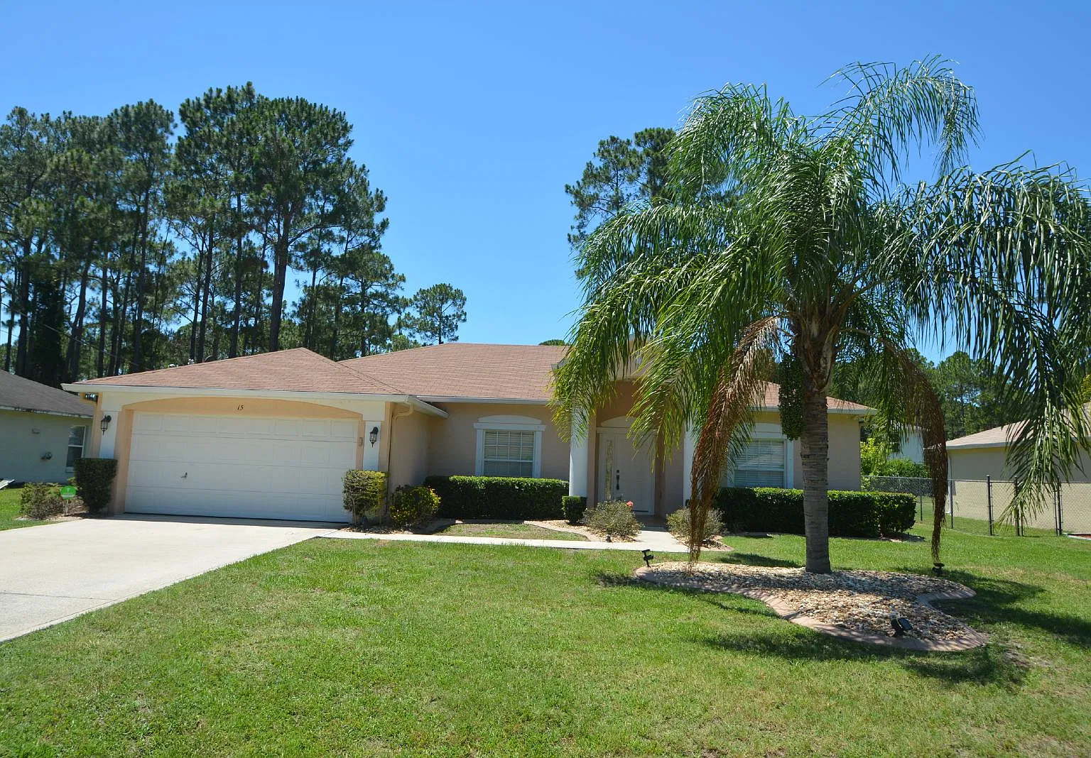 3 bed, 2.0 bath, 1846 sqft, $1,900 — Photo 1