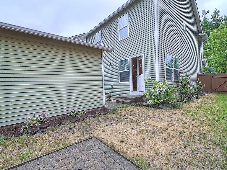 7617 Orchard Ave SE — Photo 16