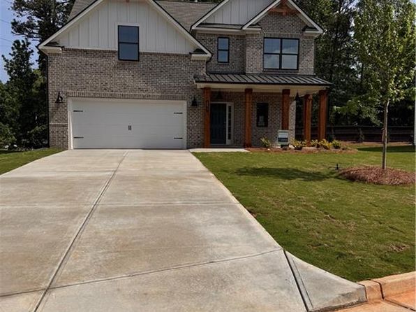 380 Waterbluff Dr, Mableton, GA 30126