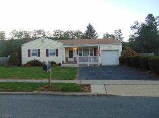 119 Deerfield Dr, Hackettstown, NJ 07840