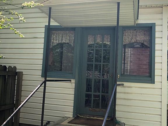 4th image of 705 N Mount Olive St
