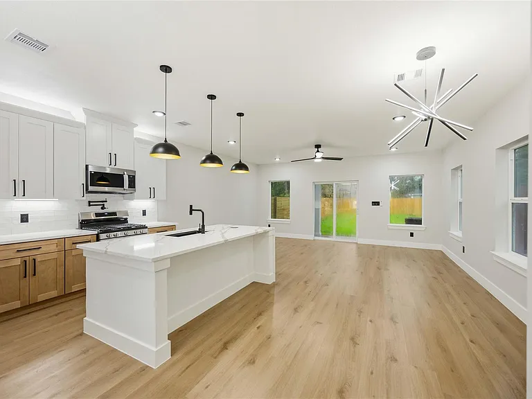 8013 Moon Beam St #B — Photo 4