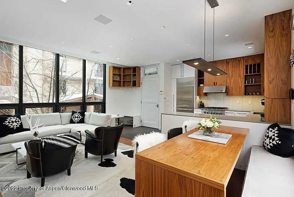 3 bed, 1238 sqft, $31,500 — Photo 4