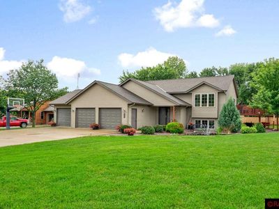 103 Loraine Dr, Lake Crystal, MN, 56055