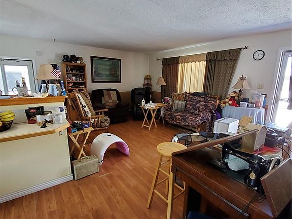 5th image of 354 Buchanan Ave