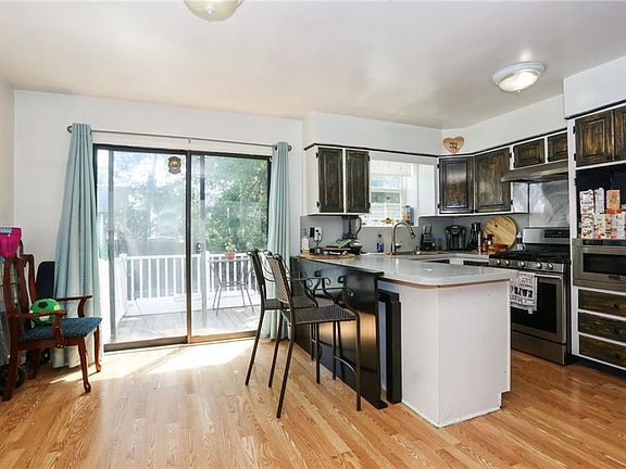 4th image of 2526 Radcliff Ave #A