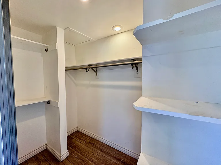 975 N Grammont Ave — Photo 14