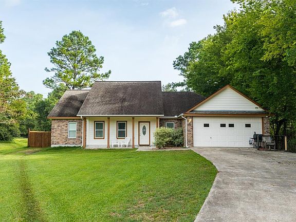 2nd image of 2135 Pine Manor Dr