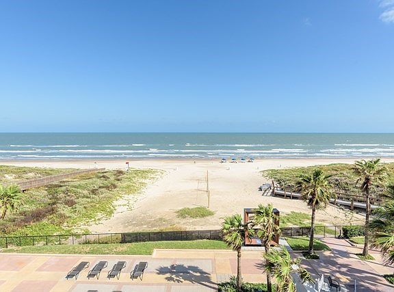 3rd image of 310 Padre Blvd