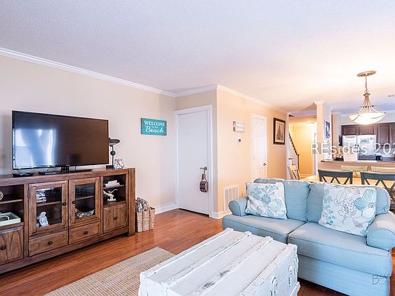 3rd image of 36 Deallyon Ave APT 74