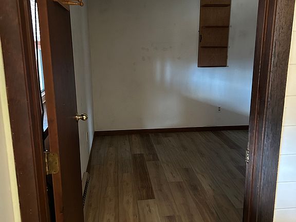 4th image of 380 N Jefferson St #2