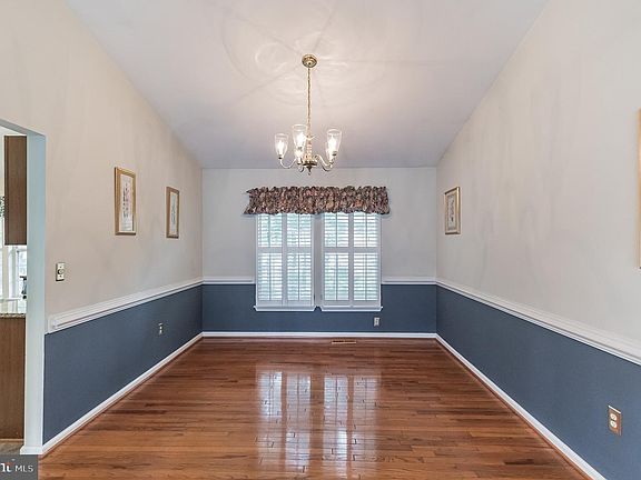 5th image of 7 Harwood Ct