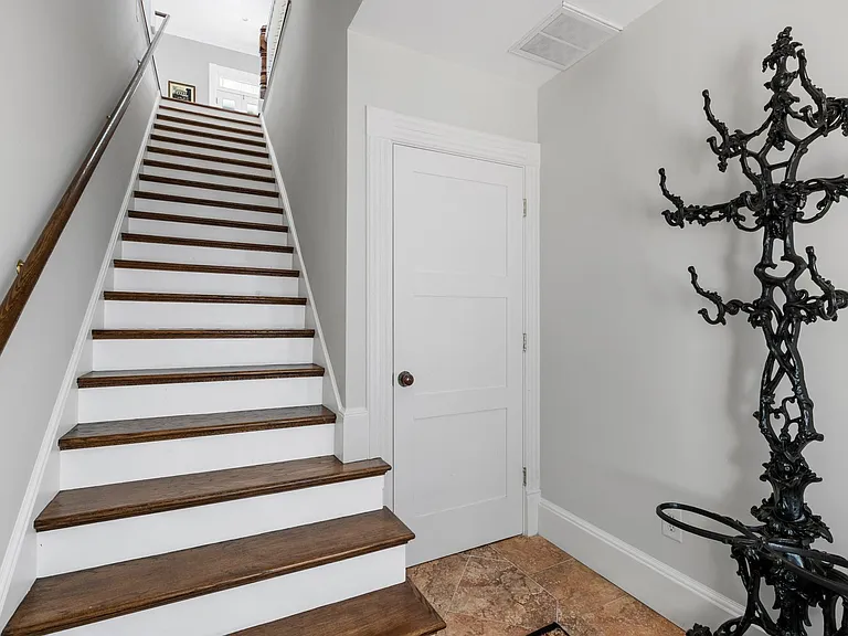 703 King St #B — Photo 32