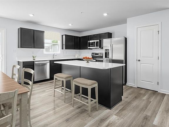 4th image of 337 Heritage Ave Lot 82