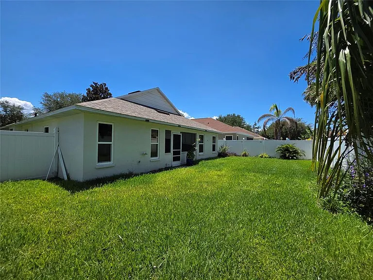 806 Lesa Glen Pl — Photo 18