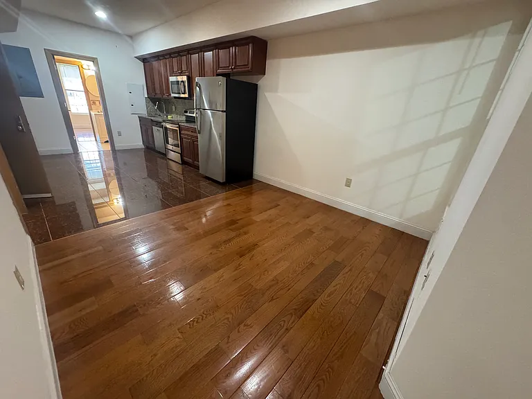 917 Ridge Ave #B — Photo 3