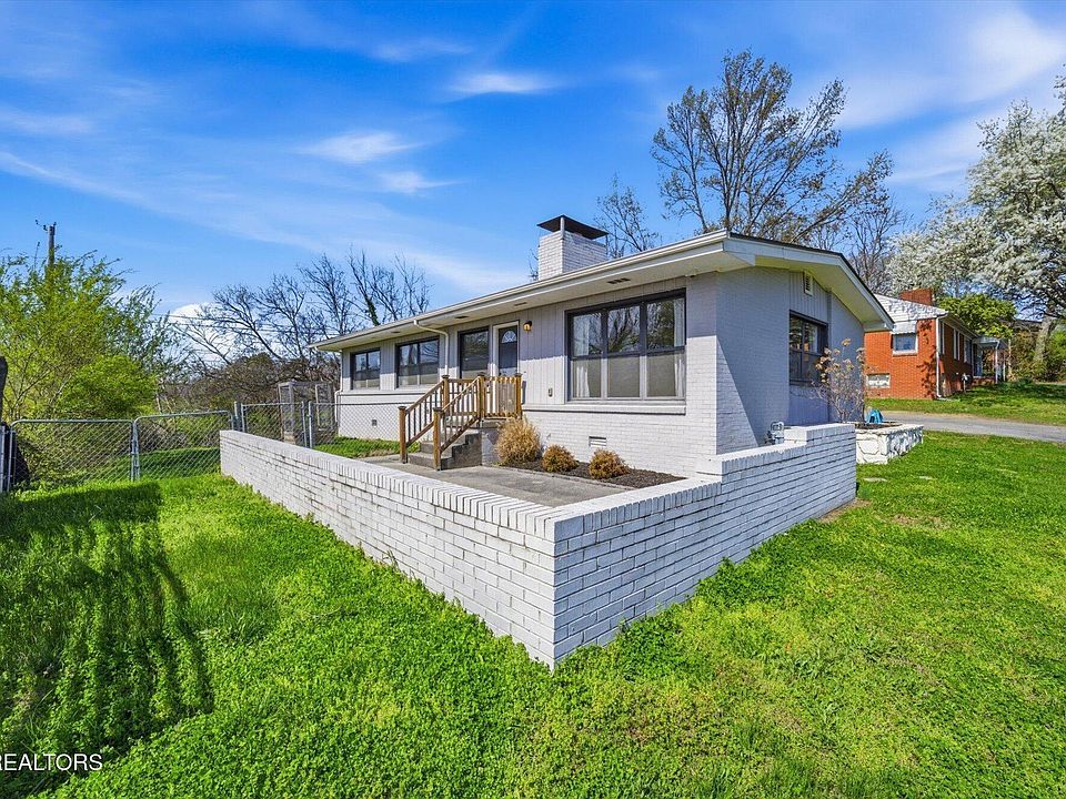 1st image of 2807 Thomas Dr