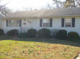 19 Ambrose Ln, Hampton, VA 23663