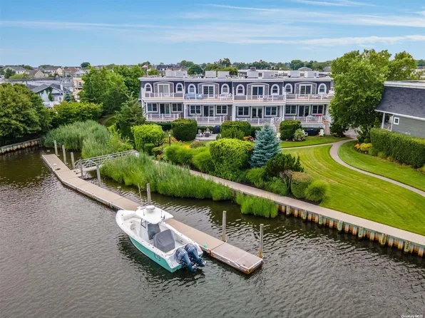 21 Salt Meadow Road #21, Babylon, NY 11702