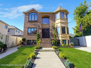 318 Brighton St, Staten Island, NY 10307