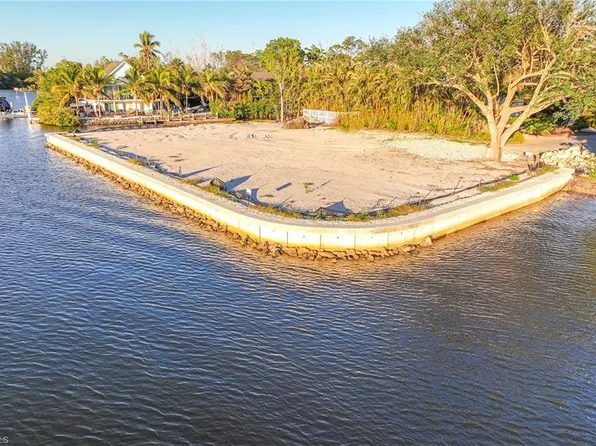1545 Avion PL, NAPLES, FL 34104