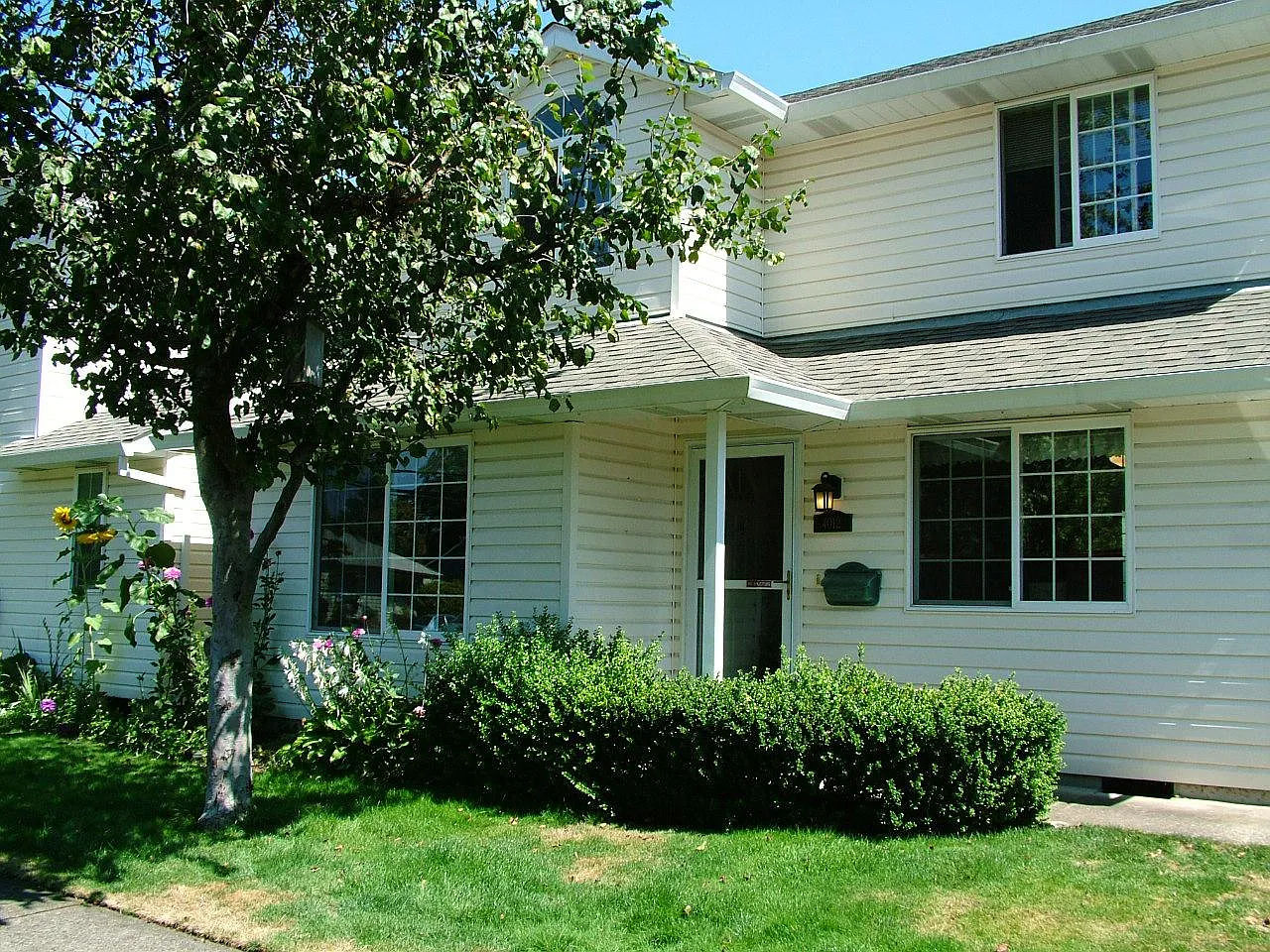 4012 SE 75th Ave — Photo 1