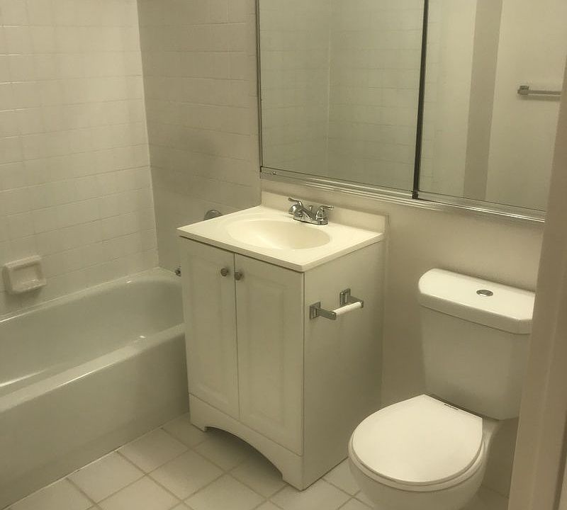 1st image of 14026 Franklin Ave #5
