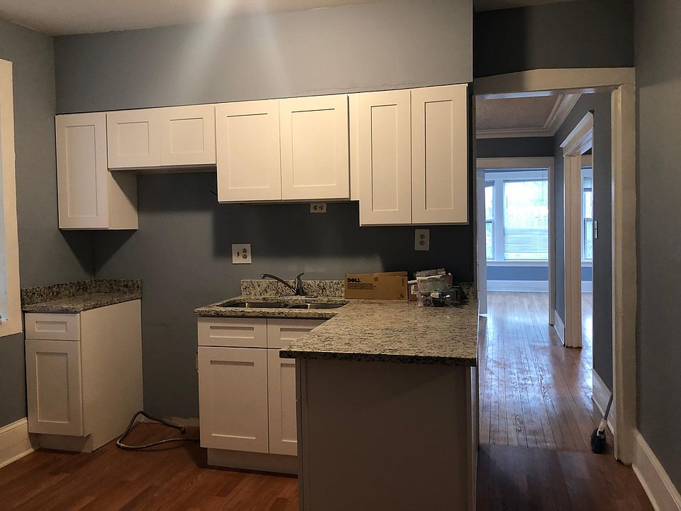 1st image of 4245 N Ashland Ave APT 3