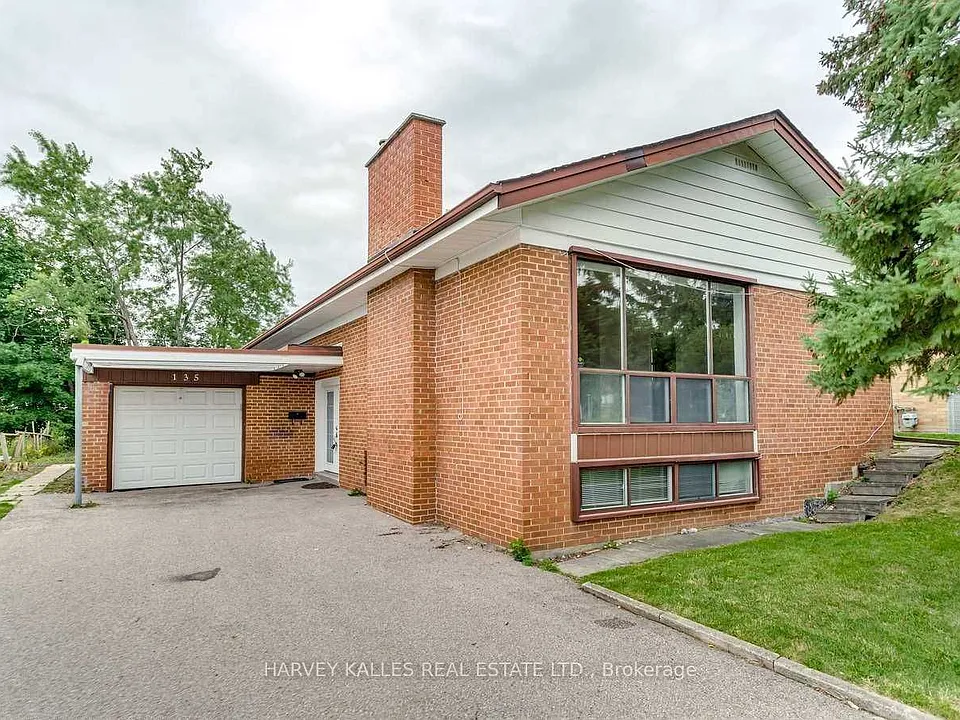 135 Combe Ave