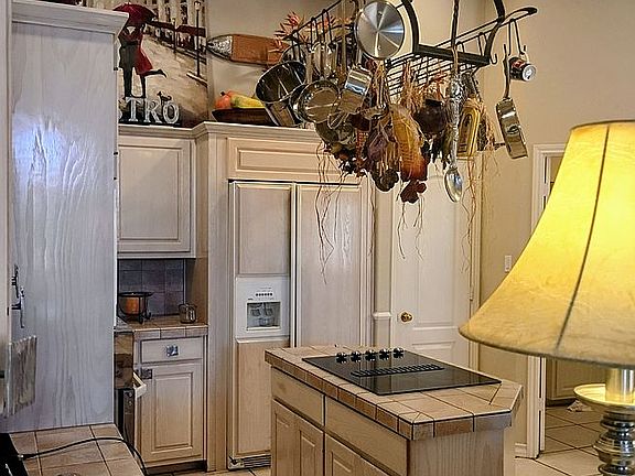 5th image of 62 Augustine Ct
