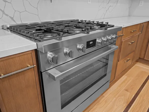 2729 Bedford Avenue image 6 of 33