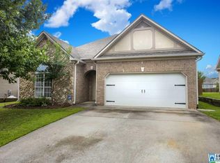 1051 Kerry Dr, Calera, AL 35040