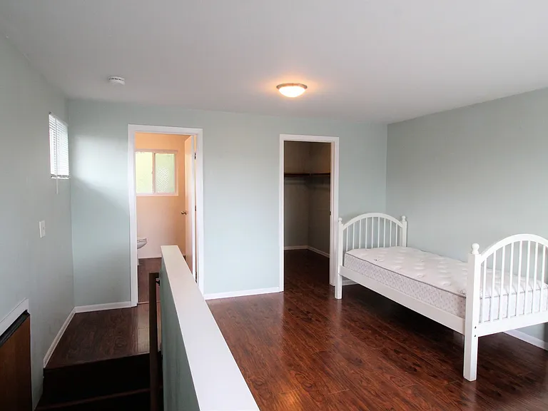 1406 E Alder St — Photo 6