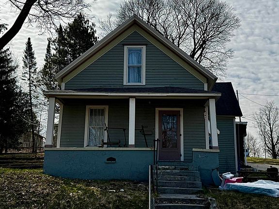 2nd image of 210 E Pine St