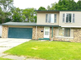 1150 Orange Blossom Dr, Mount Morris, MI 48458