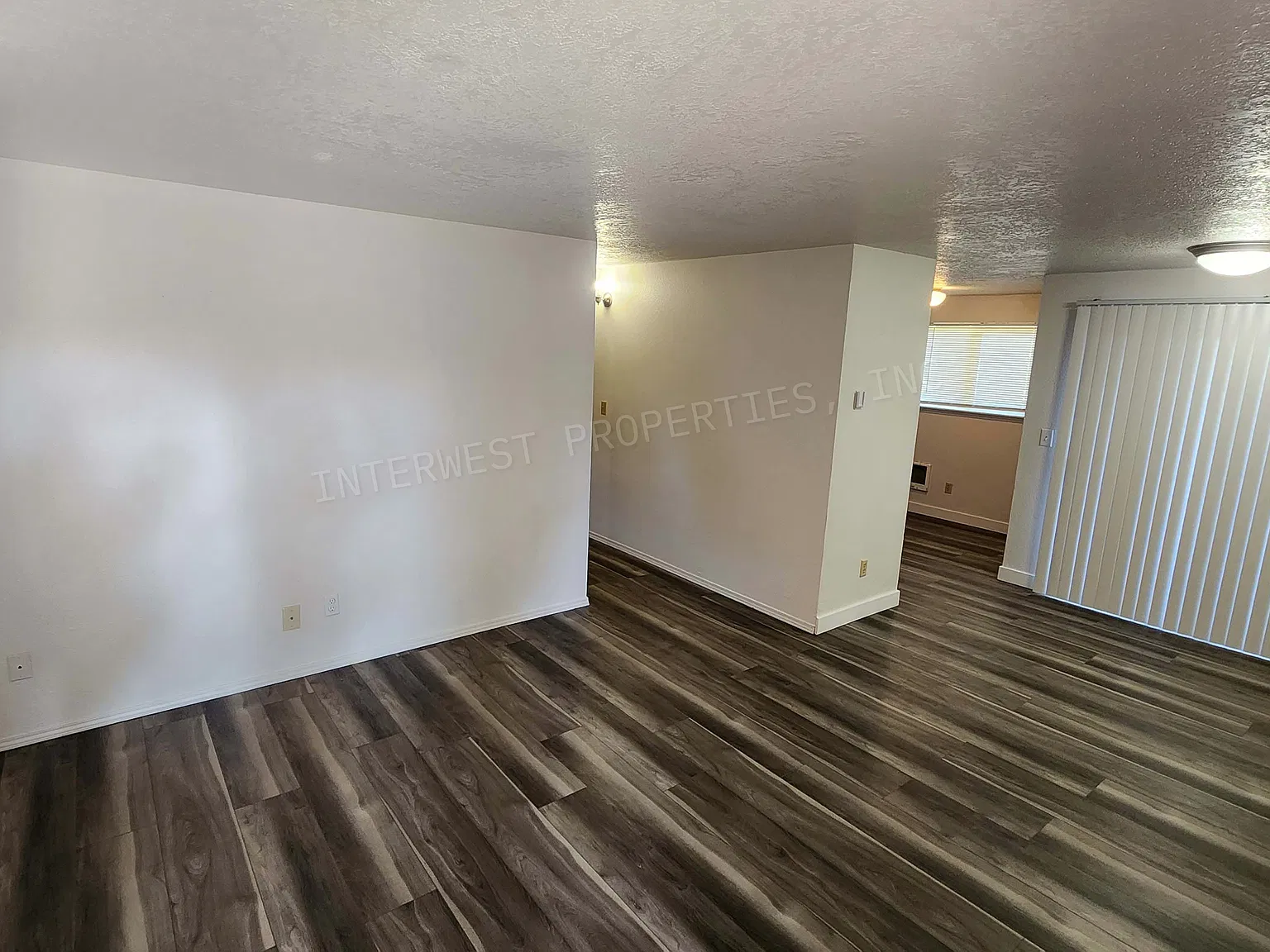 2 bed, 900 sqft, $1,495 — Photo 3